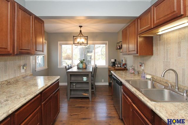 711 S 44th Street, Lincoln, NE 68510