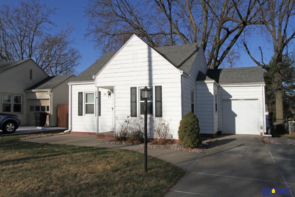 711 S 44th Street, Lincoln, NE 68510