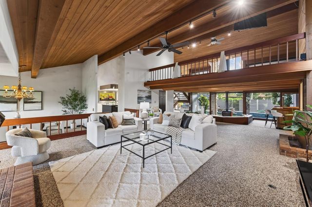 7621 N Laguna Vista Avenue, Fresno, CA 93711