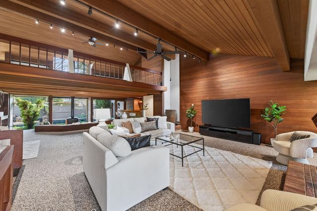 7621 N Laguna Vista Avenue, Fresno, CA 93711