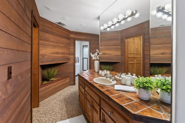 7621 N Laguna Vista Avenue, Fresno, CA 93711