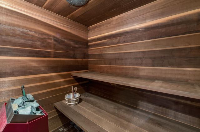 7621 N Laguna Vista Avenue, Fresno, CA 93711