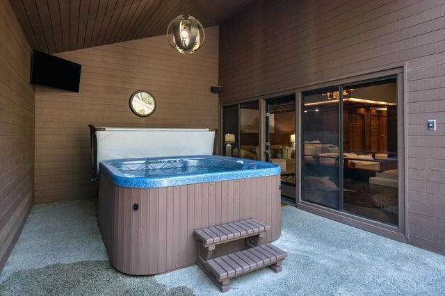 7621 N Laguna Vista Avenue, Fresno, CA 93711