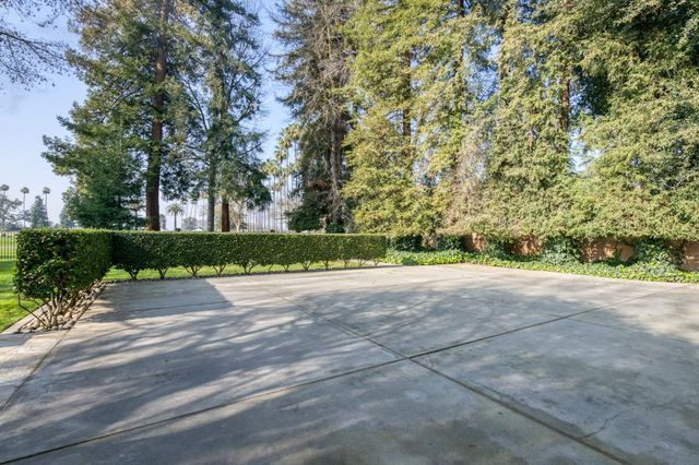 7621 N Laguna Vista Avenue, Fresno, CA 93711