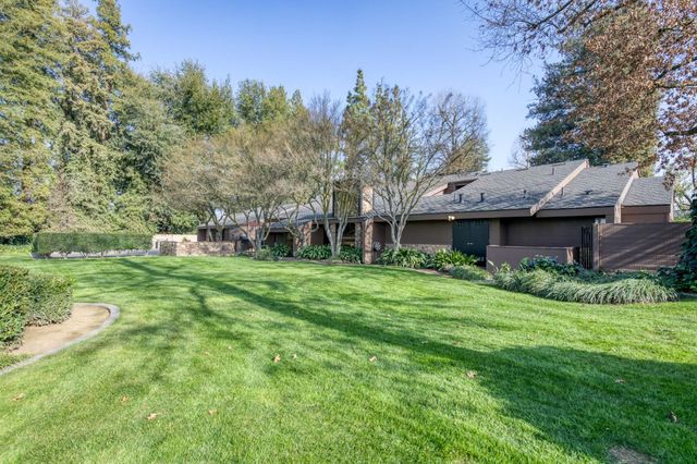 7621 N Laguna Vista Avenue, Fresno, CA 93711