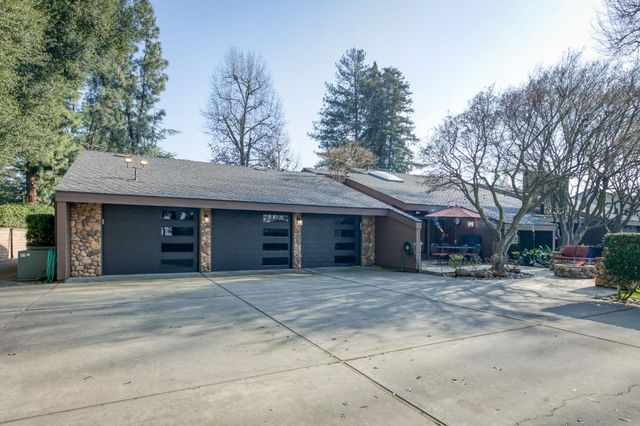 7621 N Laguna Vista Avenue, Fresno, CA 93711