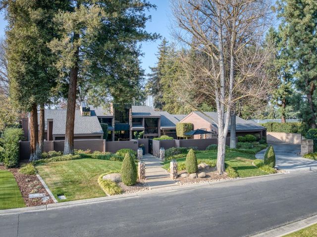 7621 N Laguna Vista Avenue, Fresno, CA 93711