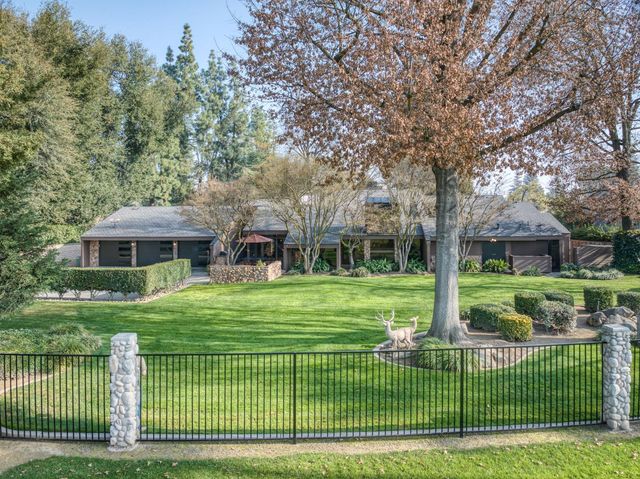 7621 N Laguna Vista Avenue, Fresno, CA 93711