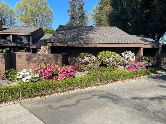 7621 N Laguna Vista Avenue, Fresno, CA 93711