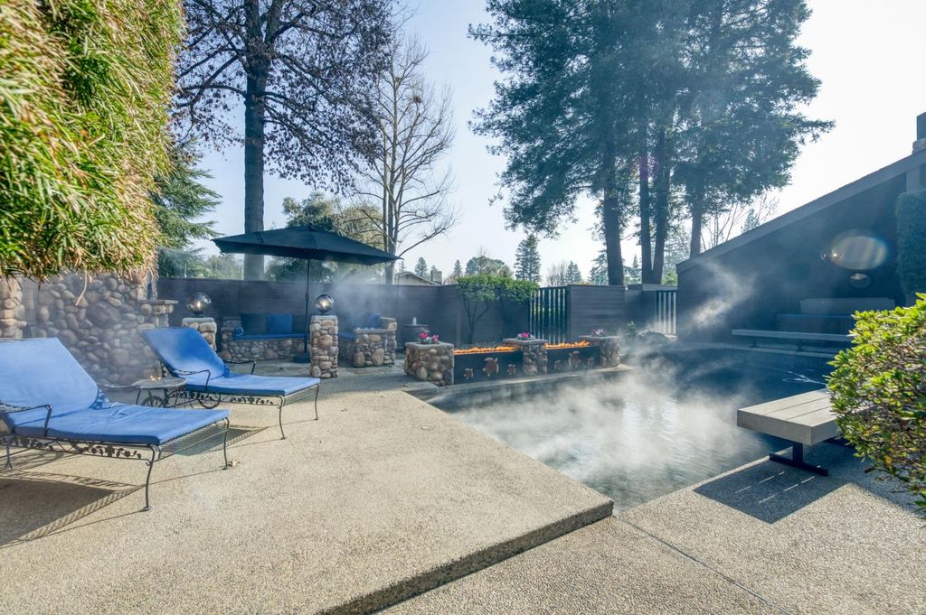 Image 10 of property listing at 7621 N Laguna Vista Avenue, Fresno, CA 93711