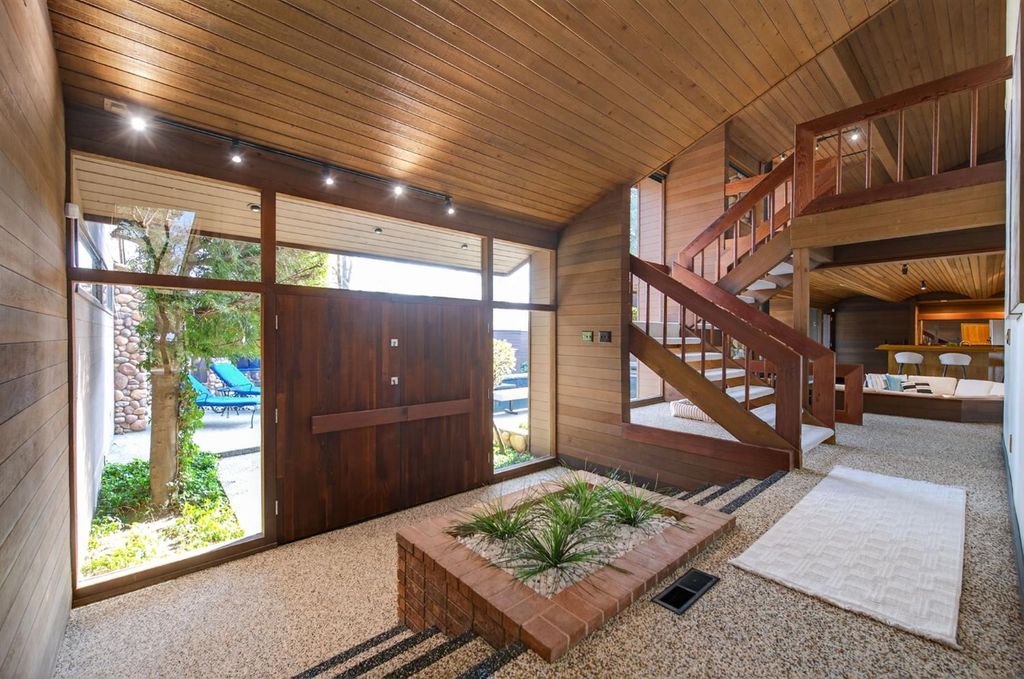 Image 12 of property listing at 7621 N Laguna Vista Avenue, Fresno, CA 93711