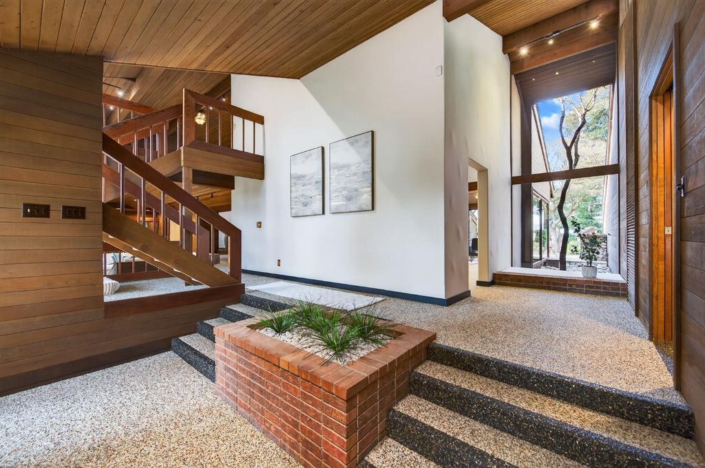 Image 13 of property listing at 7621 N Laguna Vista Avenue, Fresno, CA 93711