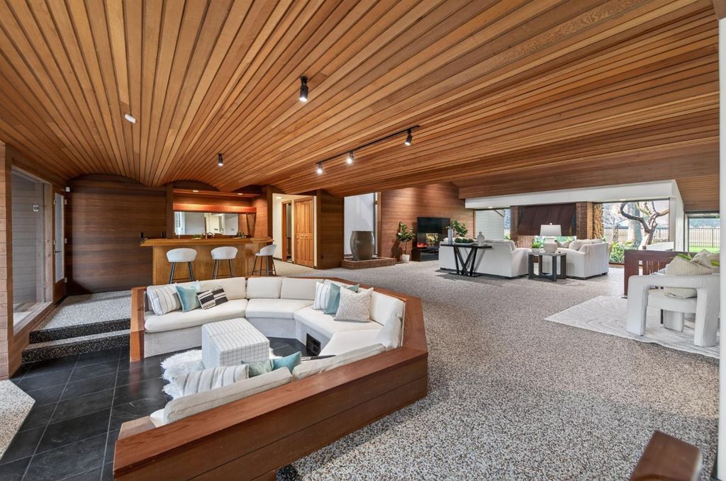 Image 15 of property listing at 7621 N Laguna Vista Avenue, Fresno, CA 93711