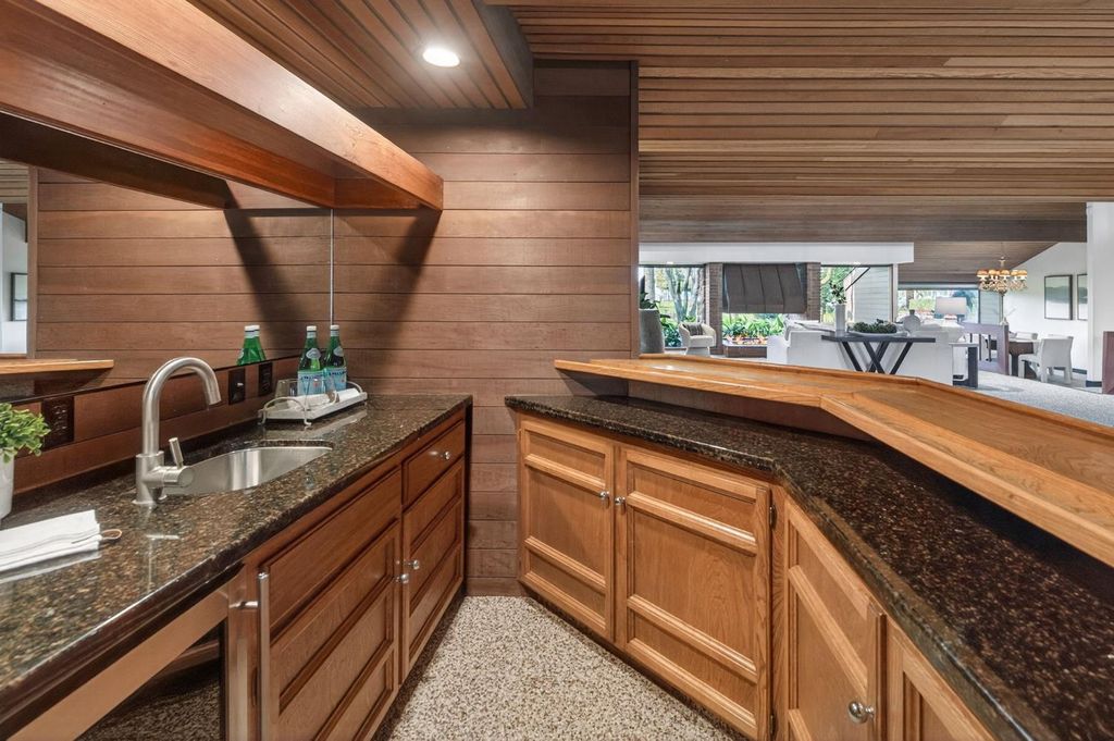 Image 28 of property listing at 7621 N Laguna Vista Avenue, Fresno, CA 93711