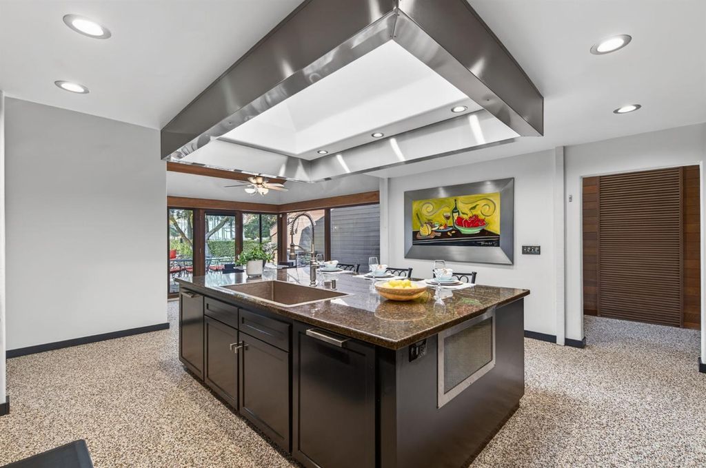 Image 29 of property listing at 7621 N Laguna Vista Avenue, Fresno, CA 93711