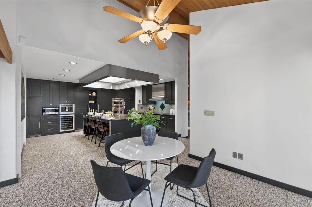 Image 32 of property listing at 7621 N Laguna Vista Avenue, Fresno, CA 93711