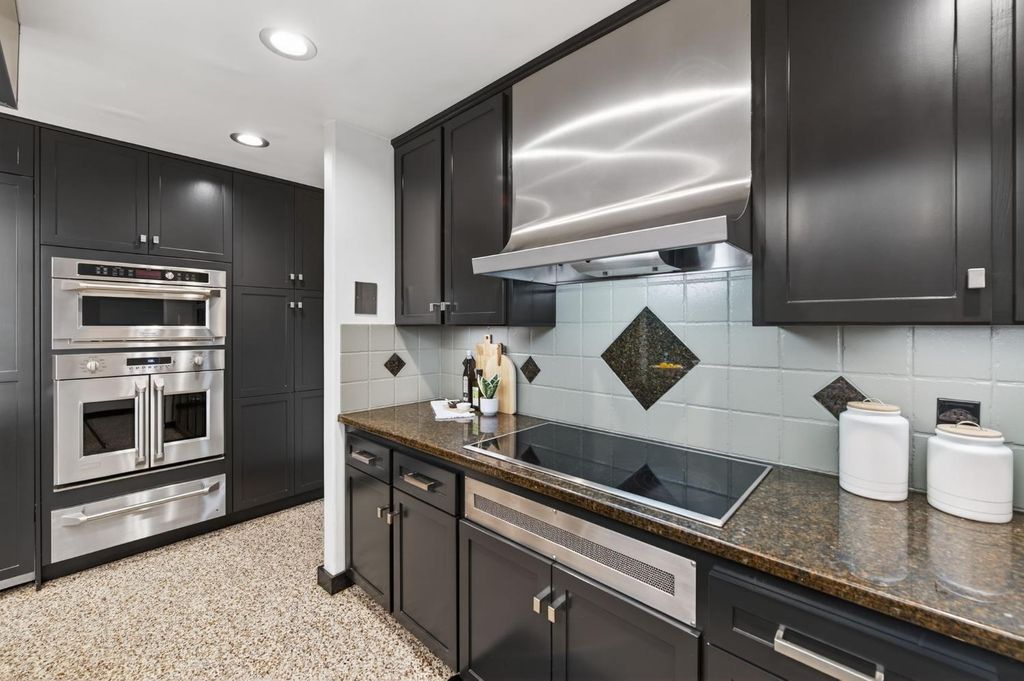 Image 36 of property listing at 7621 N Laguna Vista Avenue, Fresno, CA 93711