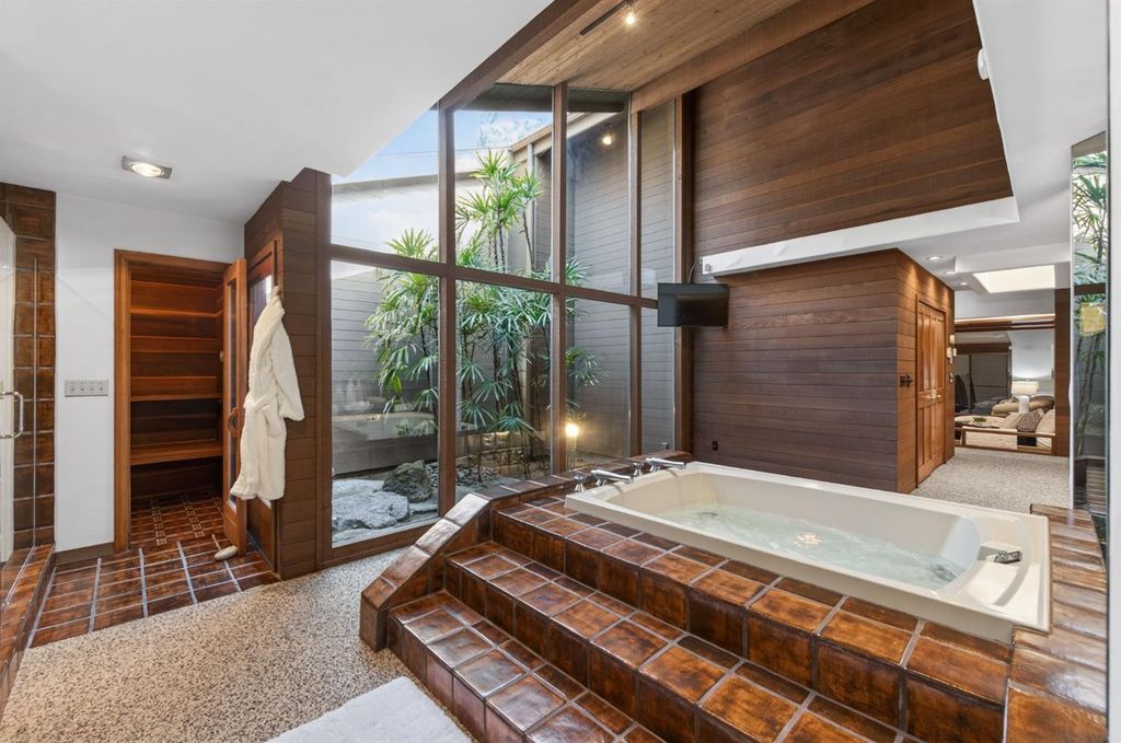 Image 44 of property listing at 7621 N Laguna Vista Avenue, Fresno, CA 93711