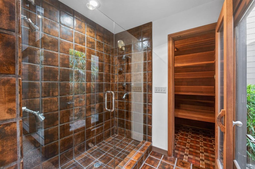 Image 45 of property listing at 7621 N Laguna Vista Avenue, Fresno, CA 93711