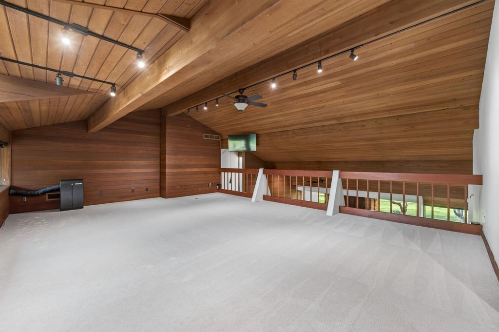 Image 60 of property listing at 7621 N Laguna Vista Avenue, Fresno, CA 93711