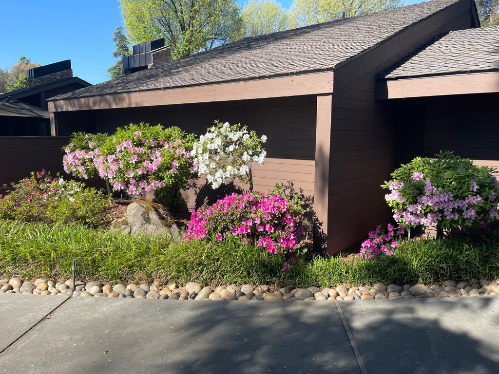 Image 92 of property listing at 7621 N Laguna Vista Avenue, Fresno, CA 93711