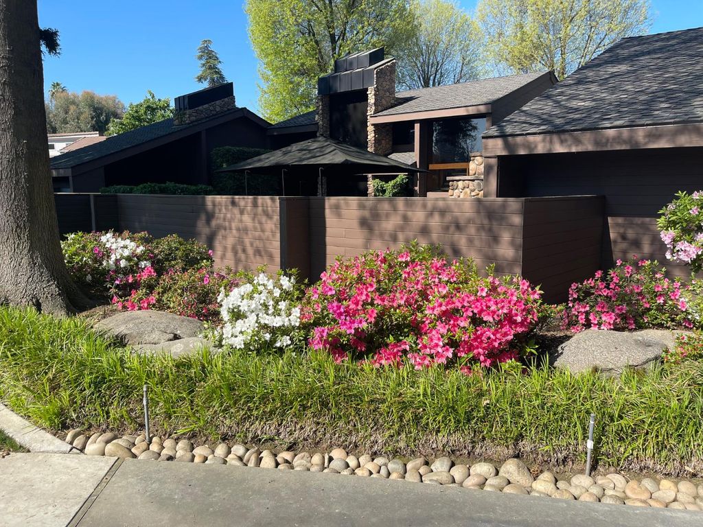 Image 93 of property listing at 7621 N Laguna Vista Avenue, Fresno, CA 93711