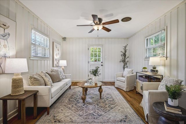 293 BETTY JO LN, Memphis, TN 38117