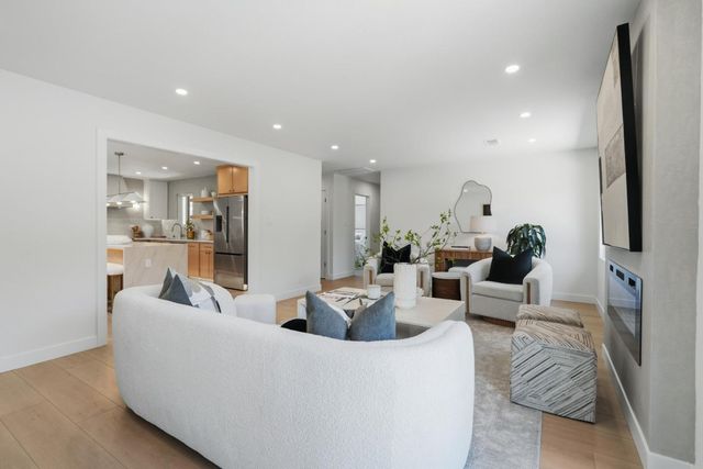 816 Christopher Court, Santa Clara, CA 95051