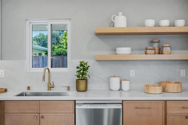 816 Christopher Court, Santa Clara, CA 95051