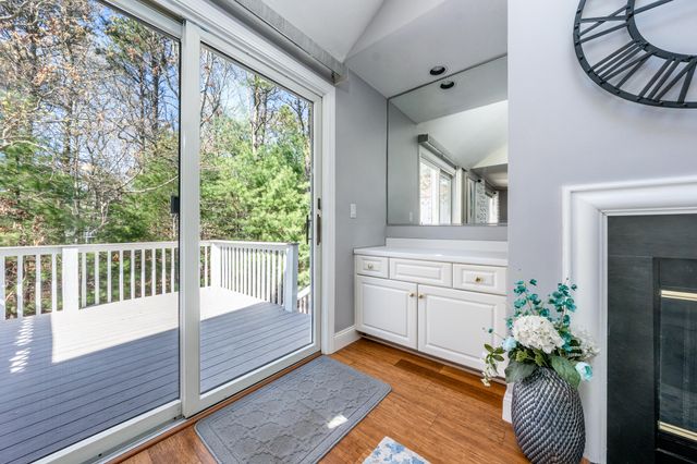 21 Rolling Green Lane, Mashpee, MA 02649