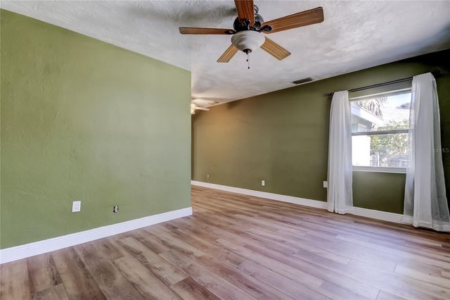 8171 37TH AVENUE N, St Petersburg, FL 33710