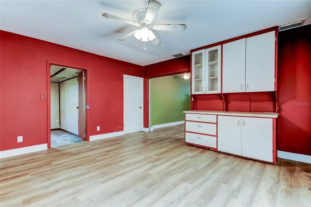 8171 37TH AVENUE N, St Petersburg, FL 33710