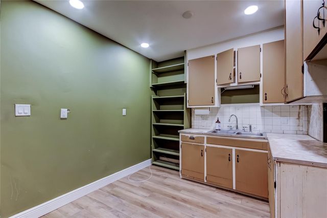 8171 37TH AVENUE N, St Petersburg, FL 33710