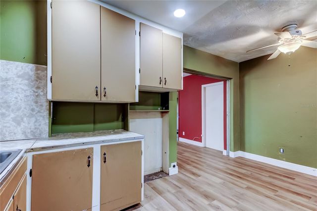 8171 37TH AVENUE N, St Petersburg, FL 33710