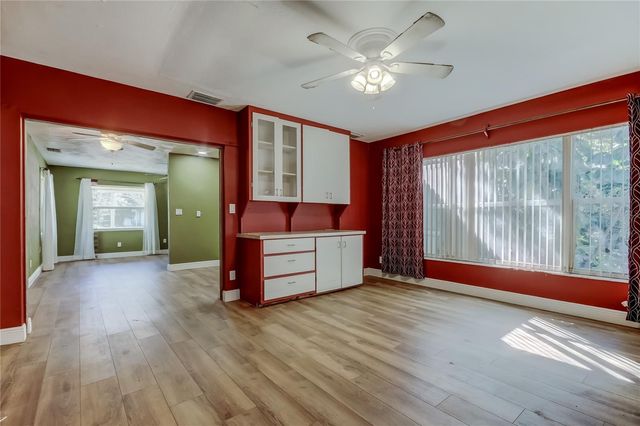 8171 37TH AVENUE N, St Petersburg, FL 33710