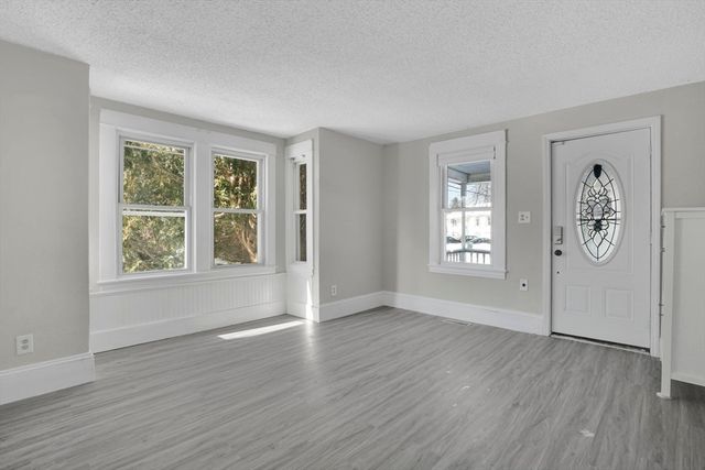 62 Cooley Ave, East Longmeadow, MA 01028