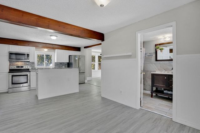 62 Cooley Ave, East Longmeadow, MA 01028