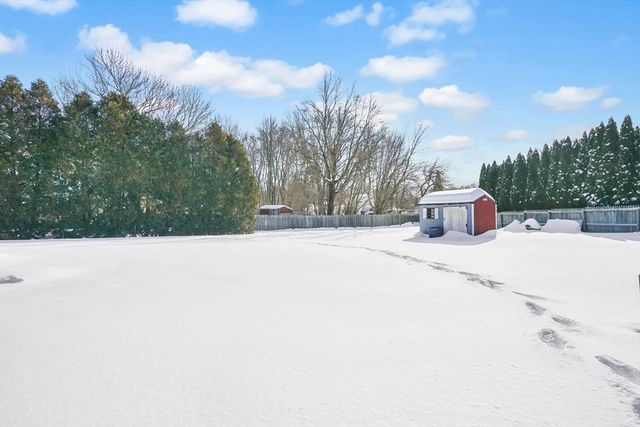 62 Cooley Ave, East Longmeadow, MA 01028