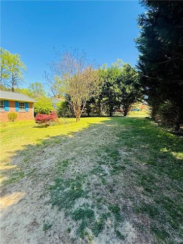 2927 Winn Drive, Lawrenceville, GA 30044