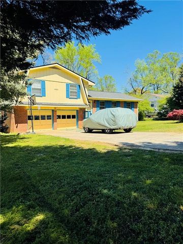 2927 Winn Drive, Lawrenceville, GA 30044