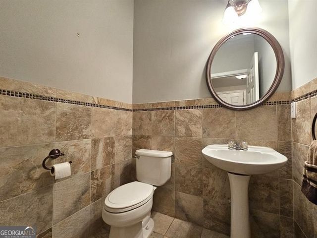 4320 Waterford Drive, Suwanee, GA 30024