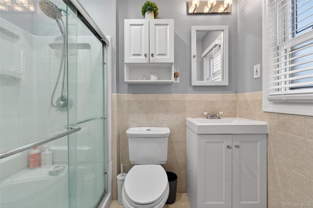 661 Garner Place, East Meadow, NY 11554