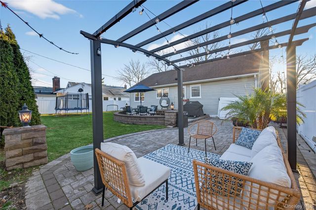 661 Garner Place, East Meadow, NY 11554