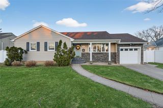 661 Garner Place, East Meadow, NY 11554