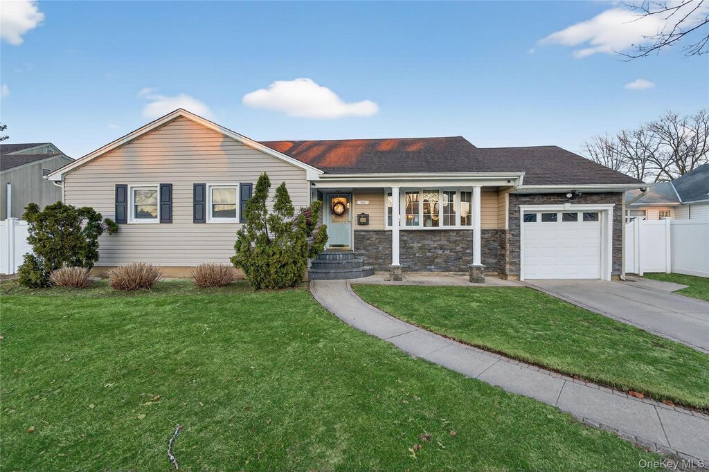 661 Garner Place, East Meadow, NY 11554