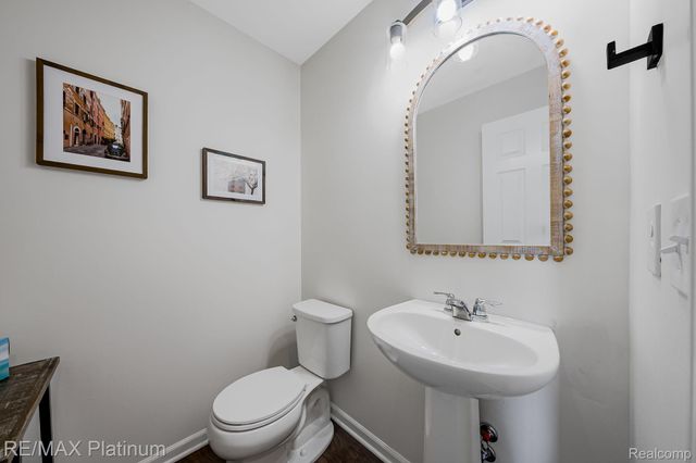 521 Elm Street, Chelsea, MI 48118