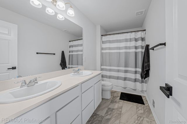 521 Elm Street, Chelsea, MI 48118