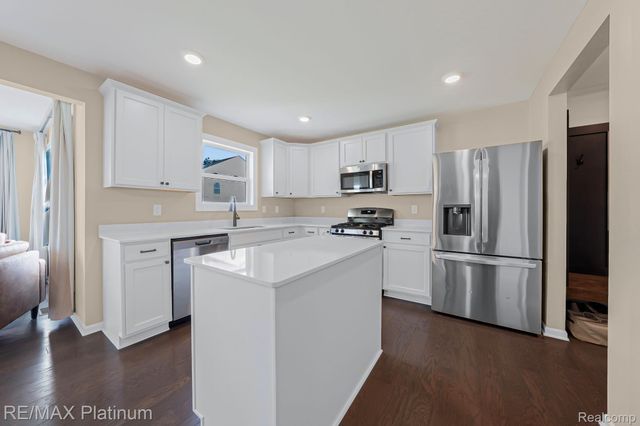 521 Elm Street, Chelsea, MI 48118
