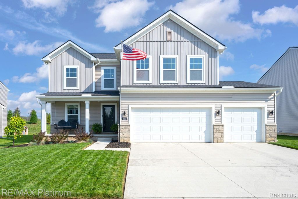 521 Elm Street, Chelsea, MI 48118