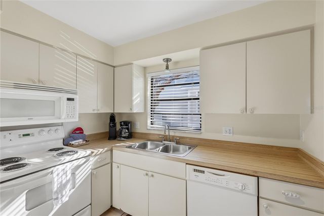 117 NEPTUNE LANE, Holmes Beach, FL 34217